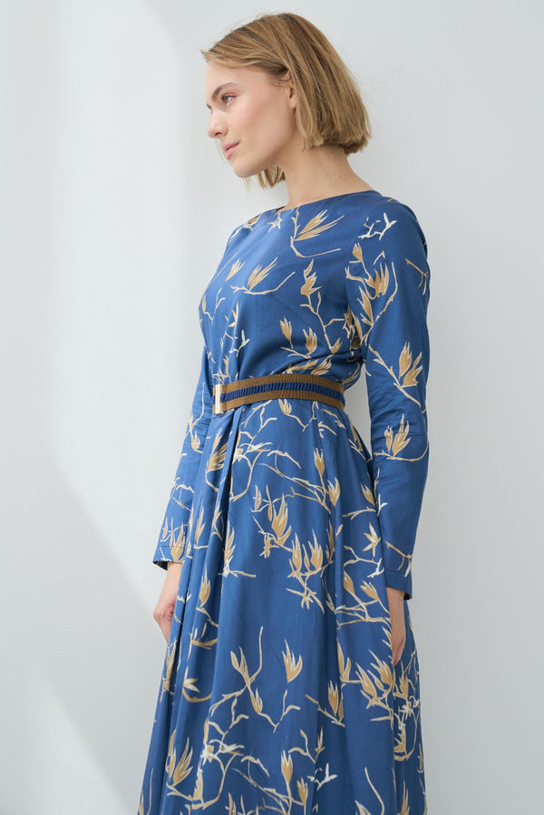 Kleid mit Gürtel und Zweig-Print