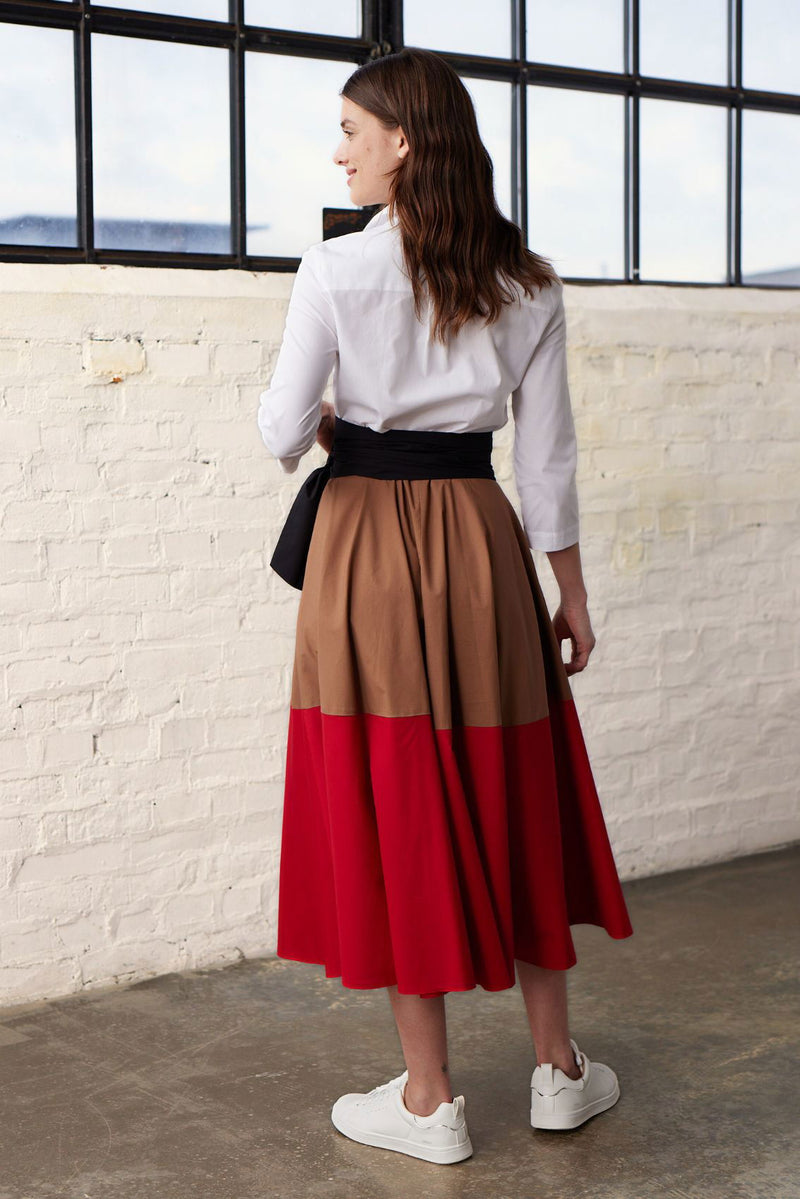 Blusenkleid mit Bindegürtel Colorblock Karamel-Rot - Marianna Déri