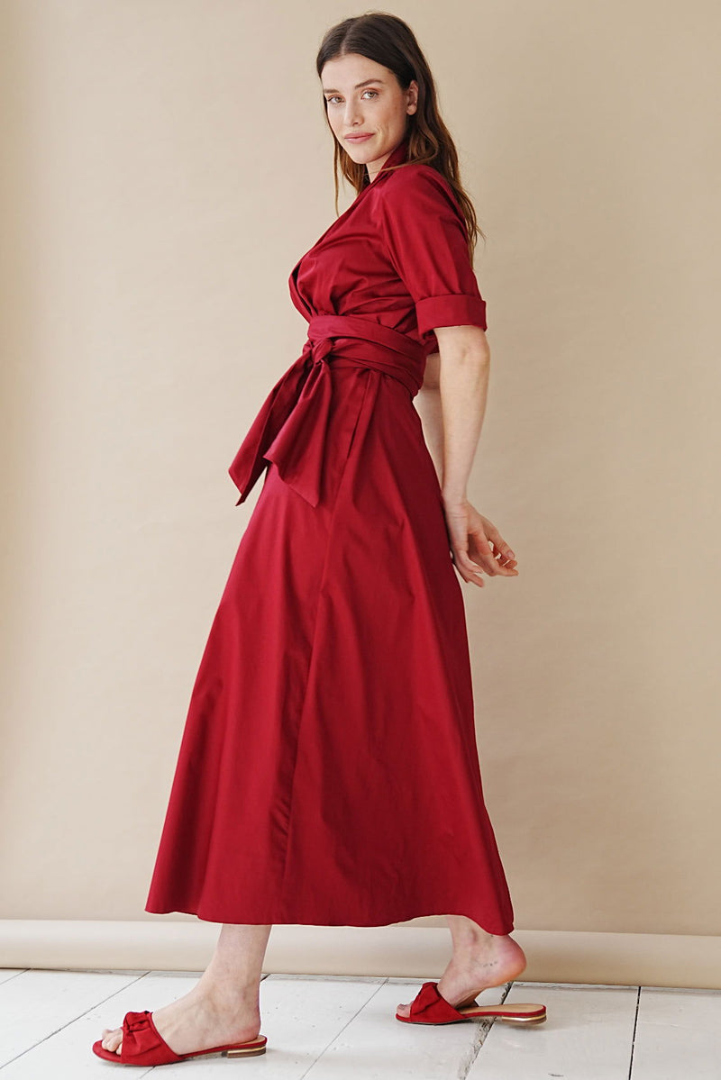 Maxiblusenkleid mit abnehmbarem breiten Gürtel Bordeaux - Marianna Déri